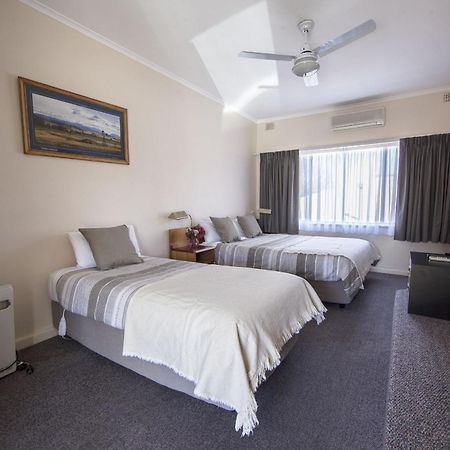 Redhill Cooma Motor Inn 외부 사진