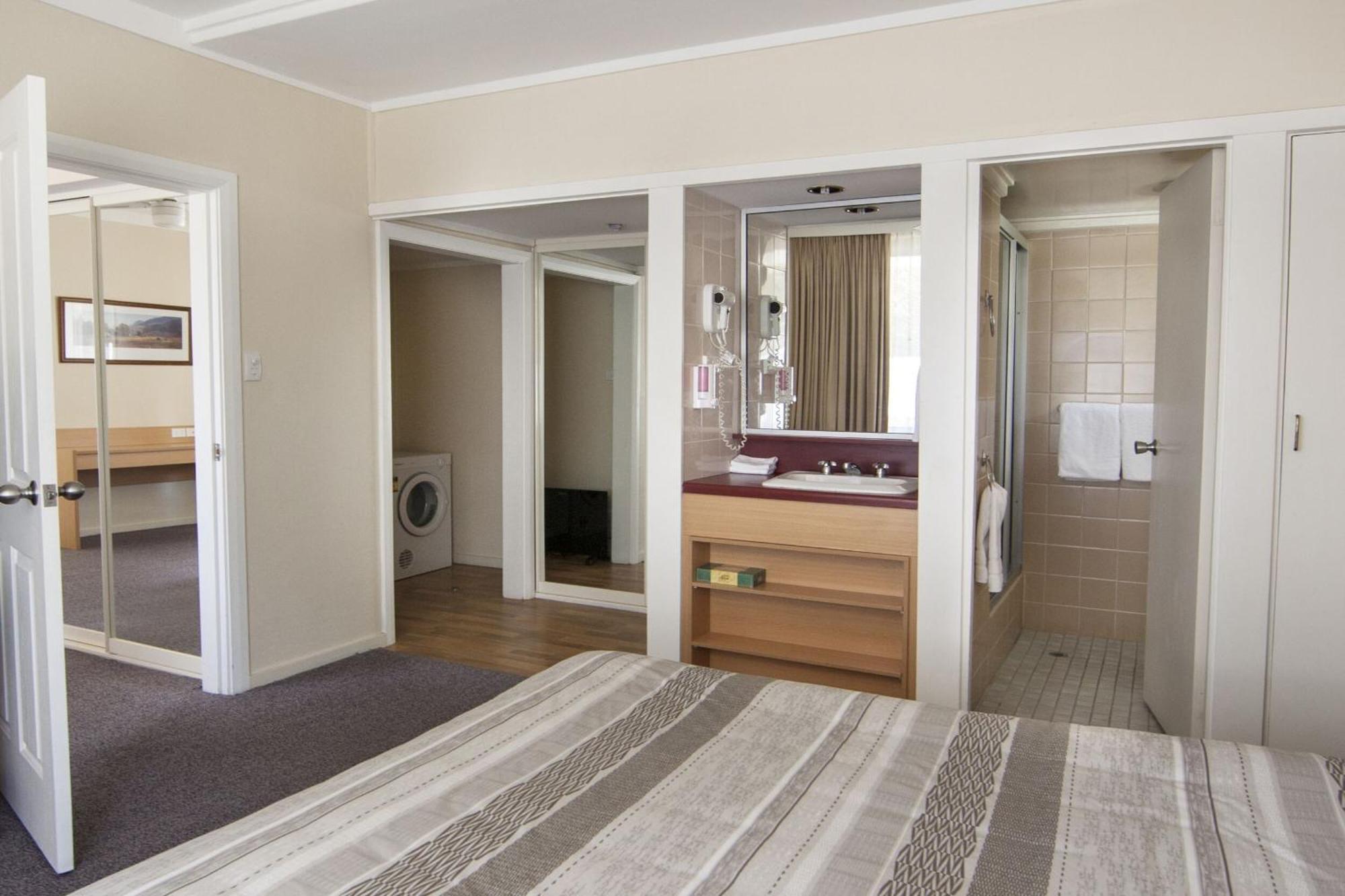Redhill Cooma Motor Inn 외부 사진