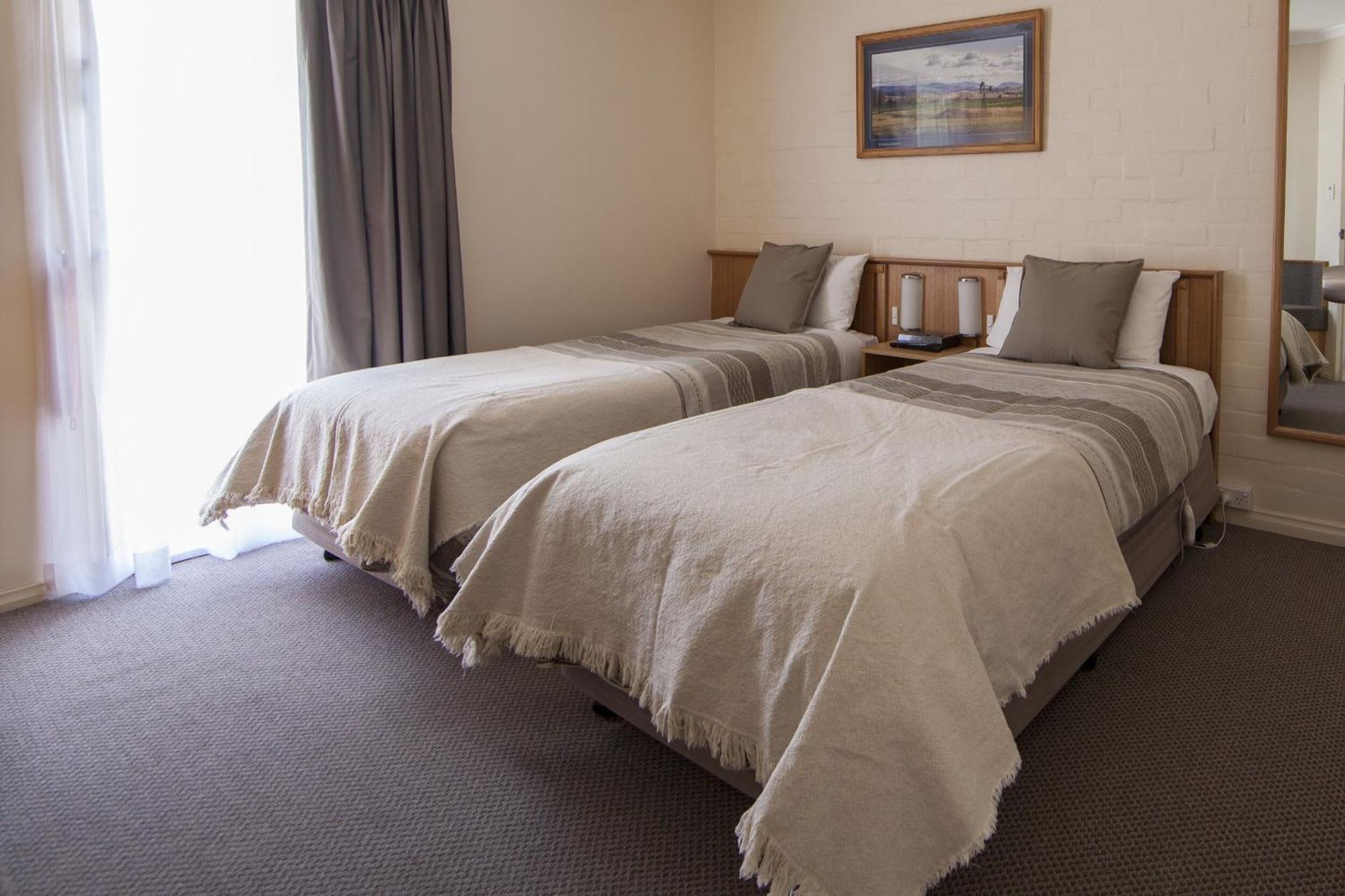 Redhill Cooma Motor Inn 외부 사진