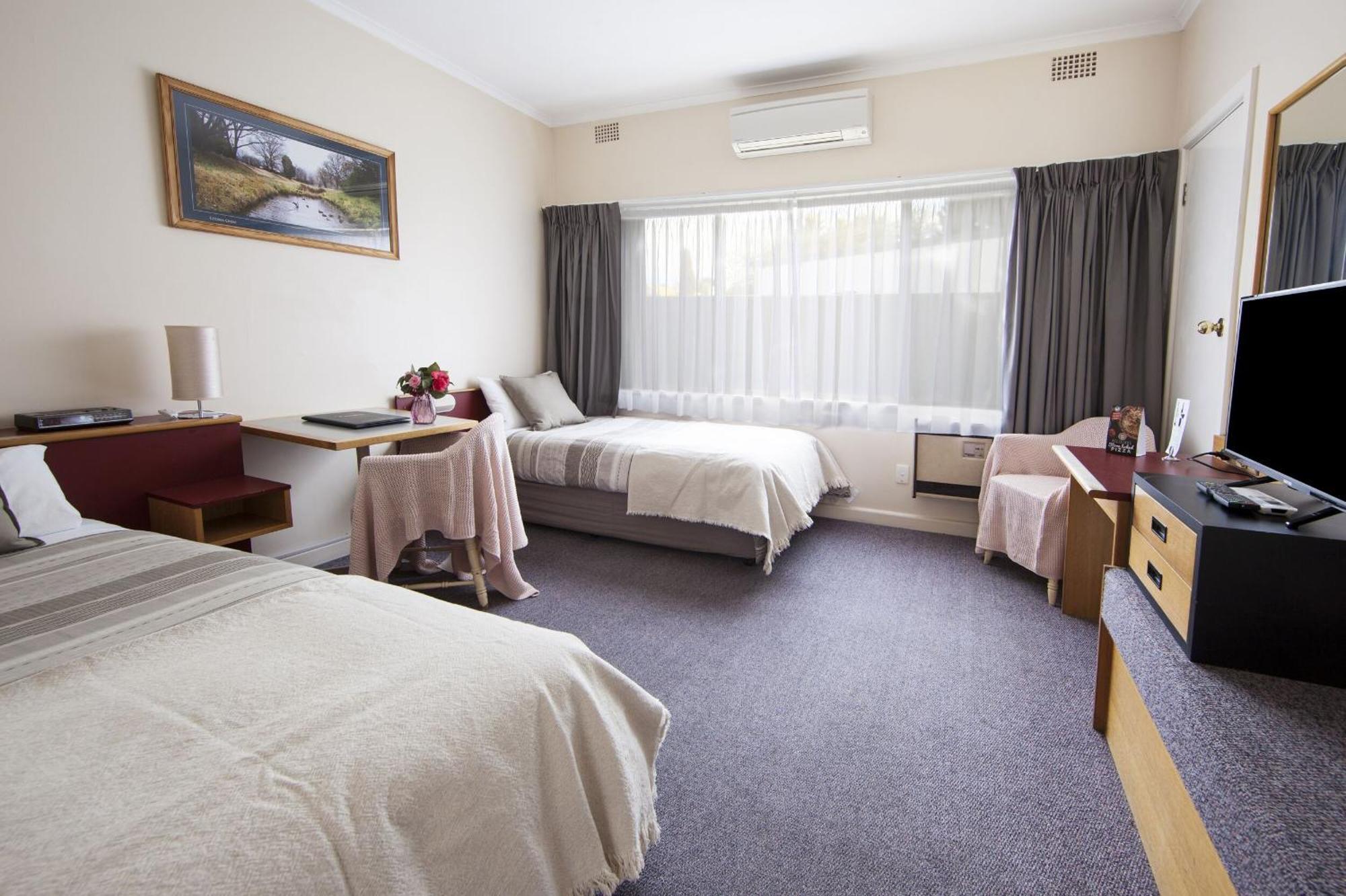 Redhill Cooma Motor Inn 외부 사진