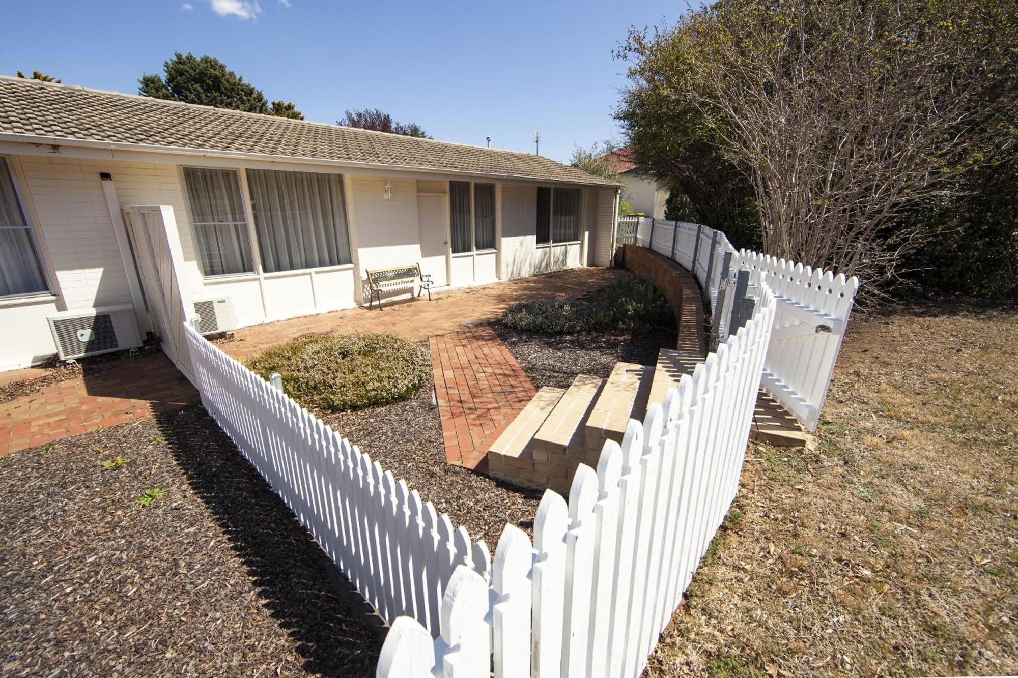 Redhill Cooma Motor Inn 외부 사진