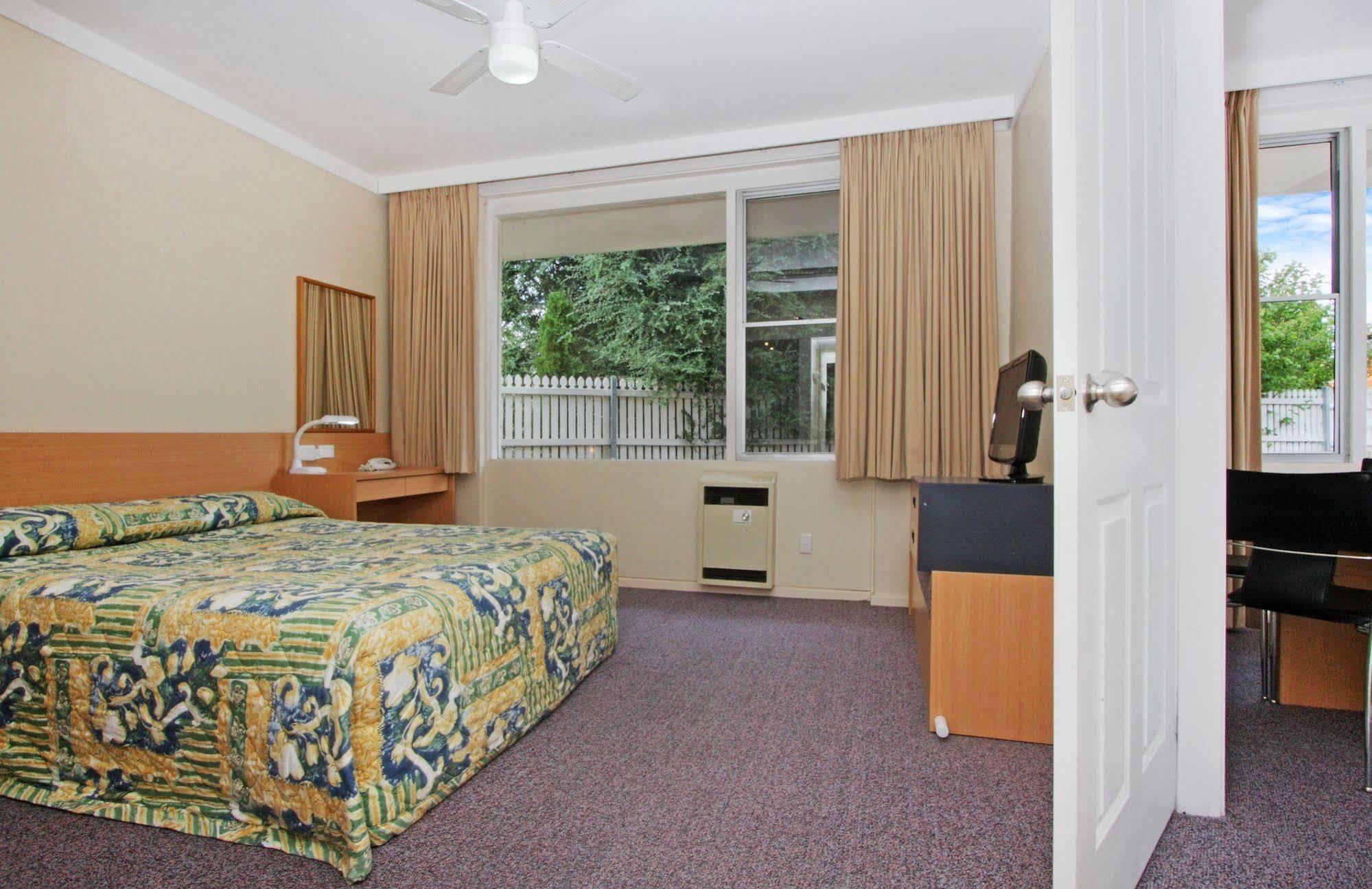 Redhill Cooma Motor Inn 외부 사진