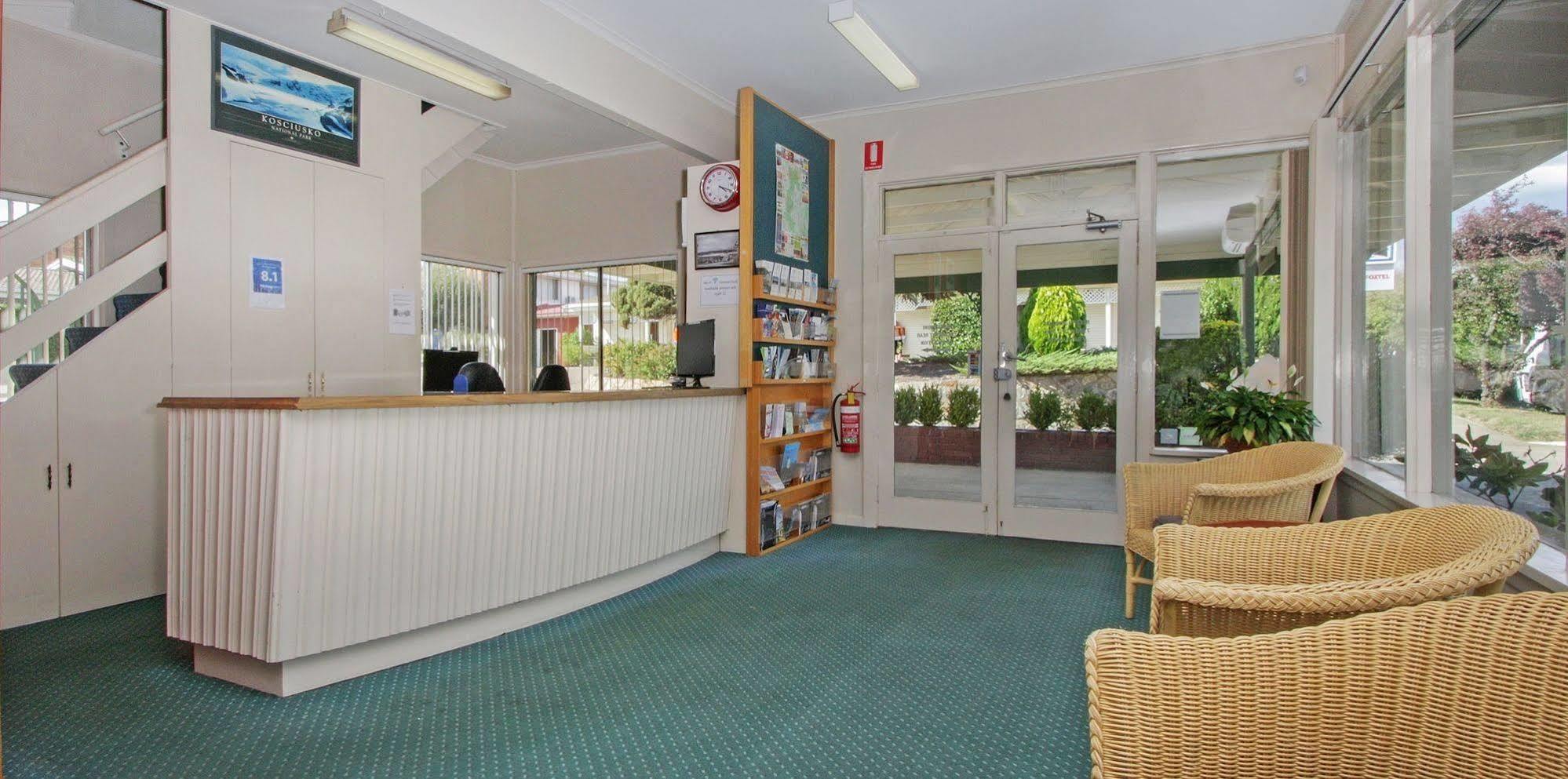 Redhill Cooma Motor Inn 외부 사진